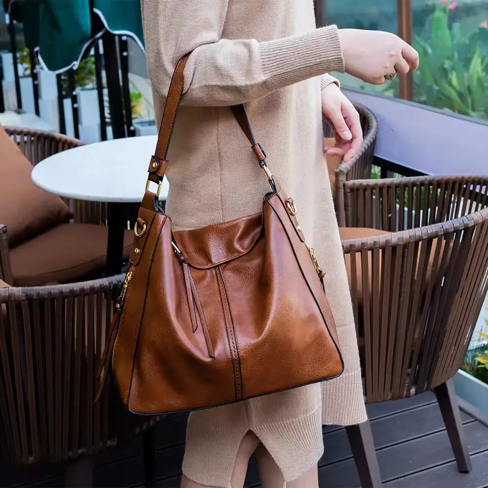 Conjunto de Bolsos de Piel · 3 Piezas: Bolso, Bandolera y Neceser
